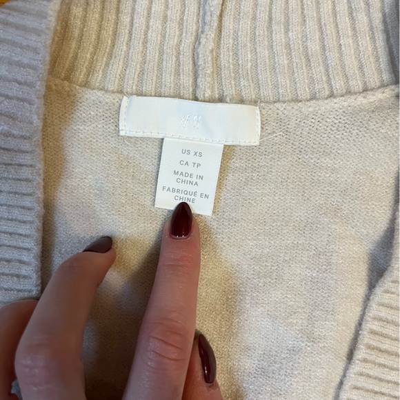Beige H&M cardigan - Picture 2 of 2